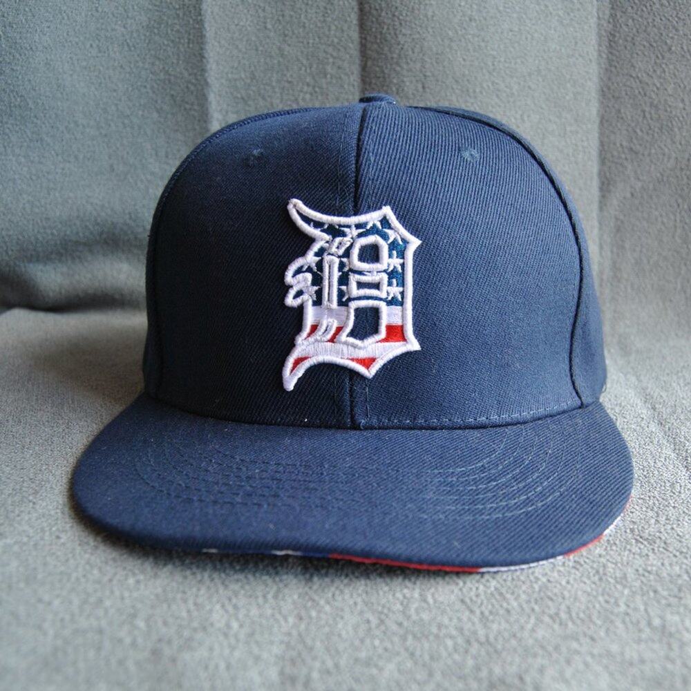 Detroit Tigers American Flag Brim Miller Light Snapback Hat
